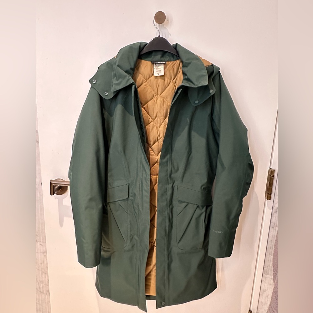 Green Women’s Down Jacket by Patagonia